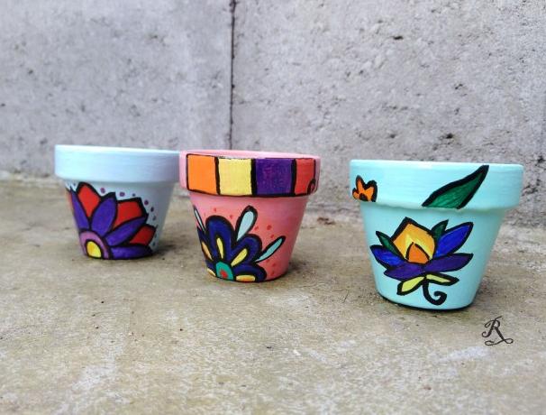 Betonová dóza s ornamenty