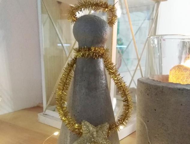 Betonová dóza s ornamenty