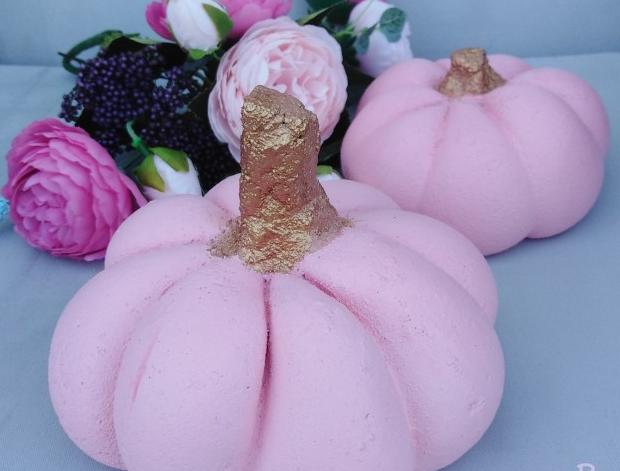 Betonová dóza s ornamenty