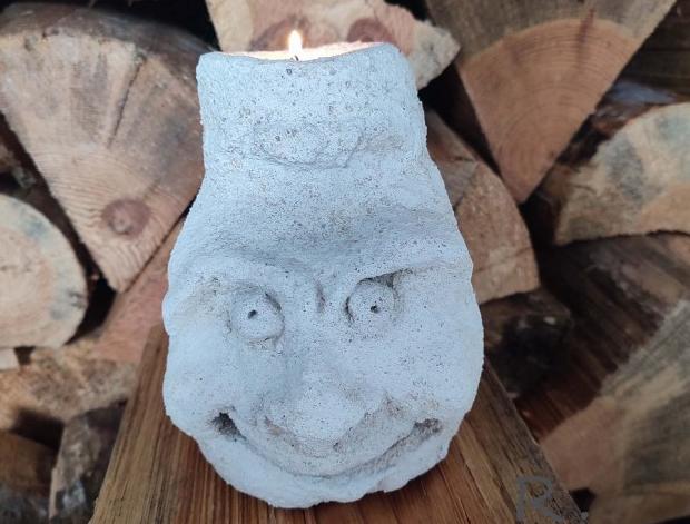 Betonová dóza s ornamenty