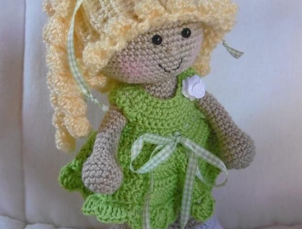 Háčkovaná panenka Adélka panenka hračka 