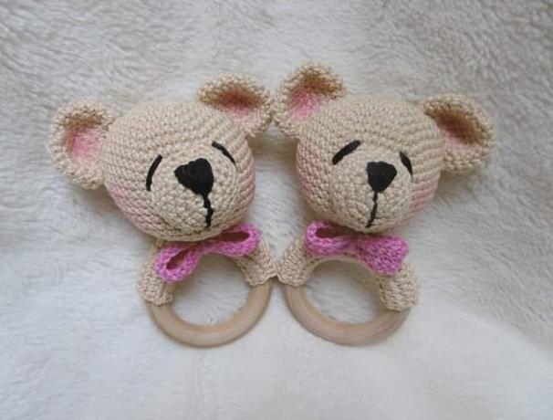 Chrastítko - medvídek na kroužku