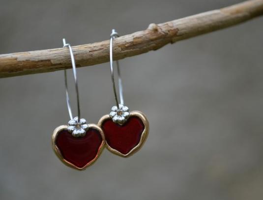 náušnice - láska na kroužku červená dárek náušnice oheň zlatá letní láska zamilované žena romantika kruhové valentýn rudá vášnivá krev poklad marmeláda 