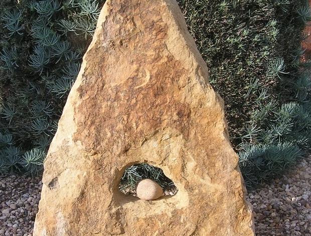 MENHIR - *SLUNOVRAT*