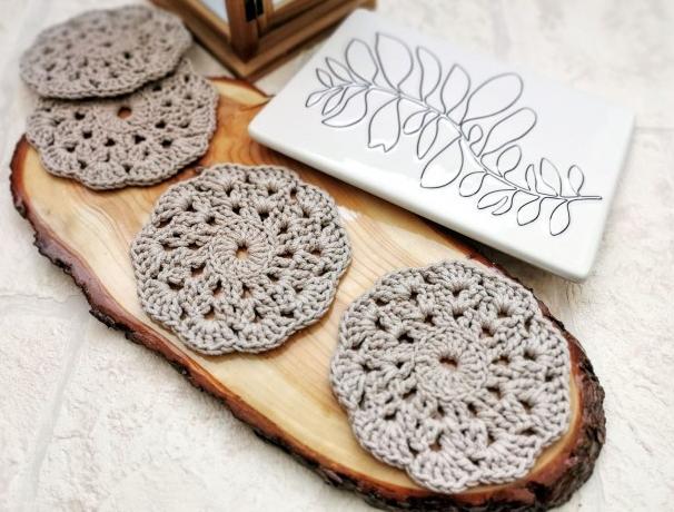 Podtácek - háčkovaný - sada prostírání háčkované podšálky podtácky boho hygge bohodecor hyggedecor krisdeko 