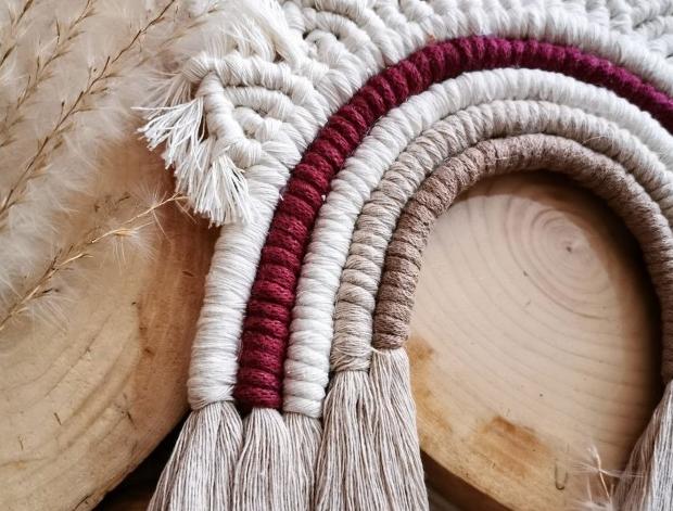 Macrame duha - fuchsiová /drhaná