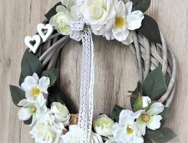 Mech. dekorace v dřev. květináči 2