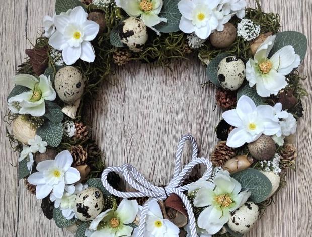 Velikonoční věnec do bílozelené
