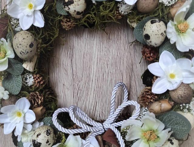 Velikonoční věnec do bílozelené