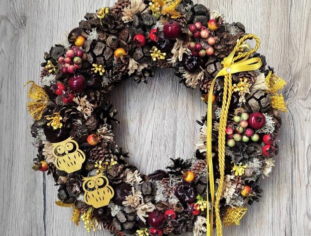 Mech. dekorace v dřev. květináči 2