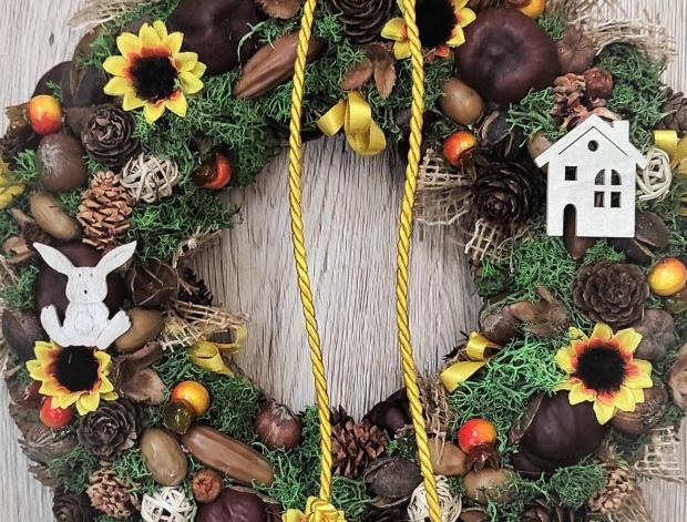 Podzimní věnec se slunečnicemi