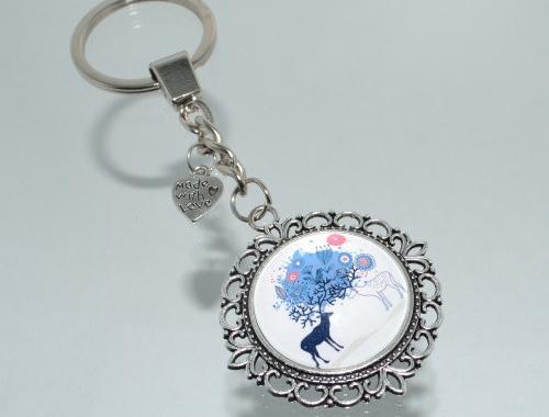 Přívěsek na klíče - jeleni (3306) přívěsek přívěšek klíče klíč klíčenka barevný jelen přívěsek na klíče přívěšek na klíče 