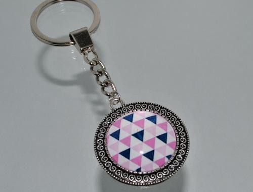 Přívěsek - trojúhelníky (3371) přívěsek přívěšek klíče klíč klíčenka barevný trojúhelník trojúhelníky vzor vzory vzorovaný přívěsek na klíče přívěšek na klíče 