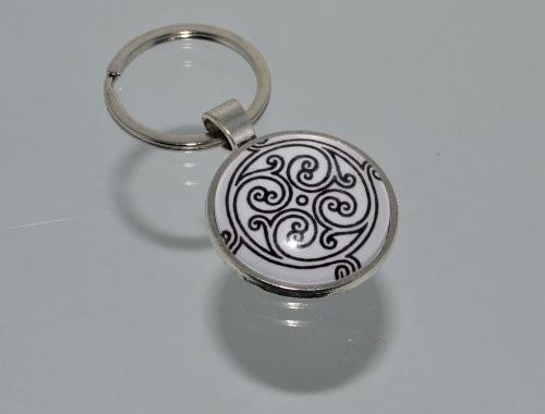 Přívěsek na klíče- černobílý (3711) přívěsek ornament přívěšek klíče klíč klíčenka barevný vzor ornamenty vzory přívěsky přívěšky černobílý na klíče přívěsek na klíče bíločerný přívěseknaklíče naklíče 