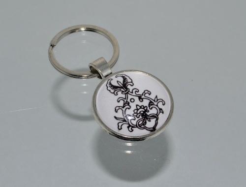 Přívěsek na klíče- černobílý (3712) přívěsek ornament přívěšek klíče klíč klíčenka barevný vzor ornamenty vzory přívěsky přívěšky černobílý na klíče přívěsek na klíče bíločerný přívěseknaklíče naklíče 