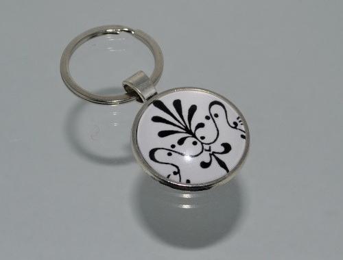 Přívěsek na klíče černobílý (3992) přívěsek ornament přívěšek klíče klíč klíčenka barevný vzor ornamenty vzory vzorovaný černobílý přívěsek na klíče bíločerný přívěšek na klíče 