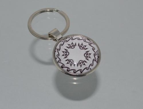 Přívěsek na klíče černobílý (3995) přívěsek ornament přívěšek klíče klíč klíčenka barevný vzor ornamenty vzory vzorovaný černobílý přívěsek na klíče bíločerný přívěšek na klíče 