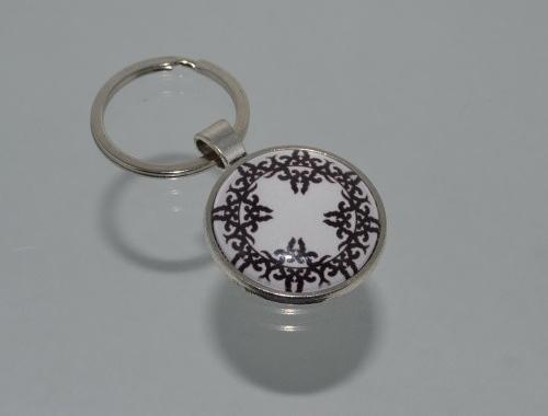 Přívěsek na klíče černobílý (3996) přívěsek ornament přívěšek klíče klíč klíčenka barevný vzor ornamenty vzory vzorovaný černobílý přívěsek na klíče bíločerný přívěšek na klíče 