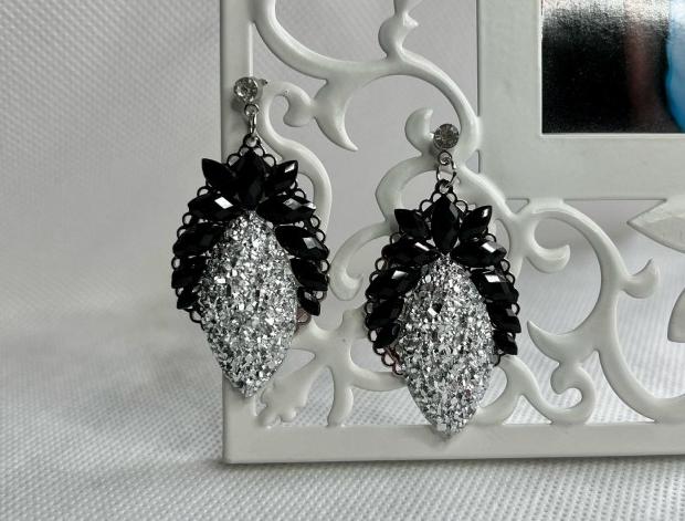 Stříbrno černé náušnice náušnice svatba černé visací luxusní třpyt náušničky náušky stříbrné crystal zářivé třpytivé stříbrnočerné černostříbrné svědek 