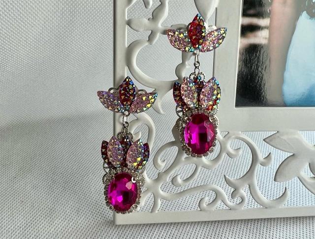 Růžové krásky se štrasem náušnice svatba visací luxusní třpyt náušničky náušky růžové crystal zářivé třpytivé svědek 