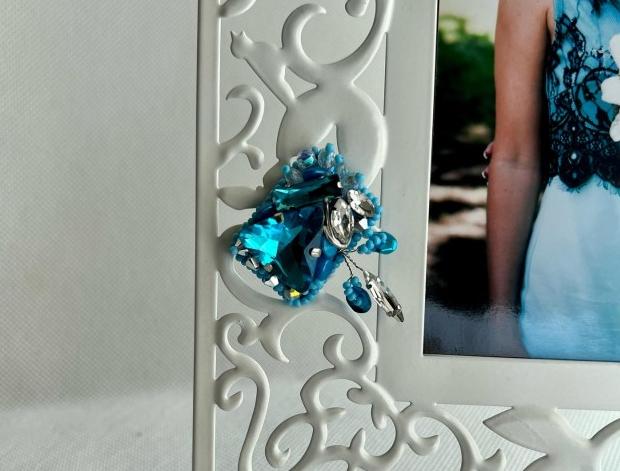 Brož - světle modrá brož kamínky modrá stříbrná třpytivá brože crystal kamínek zářivá luxusní brož kamínková dámská brož brož na oblečení 