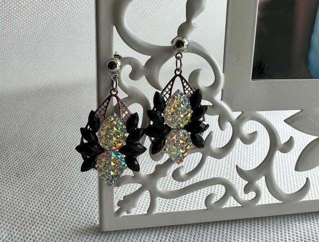 Náušnice - černé crystal AB náušnice svatba černé visací luxusní třpyt náušničky náušky crystal zářivé třpytivé crystal ab svědek crystalab 