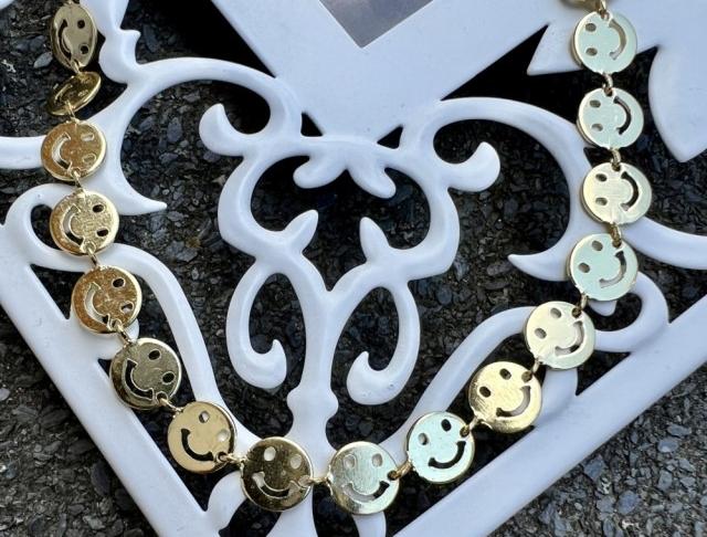 Řetízek - smajlíci šperk náhrdelník přívěsek šperky smajlík bílé řetízek bižuterie náhrdelníky zlaté řetízky smajlíci zlatá kolekce 