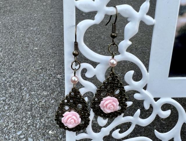 Náušnice - růžové růžička šperk šperky náušnice kytičky kytička bižuterie akce fimo náušničky náušky růžové výprodej 