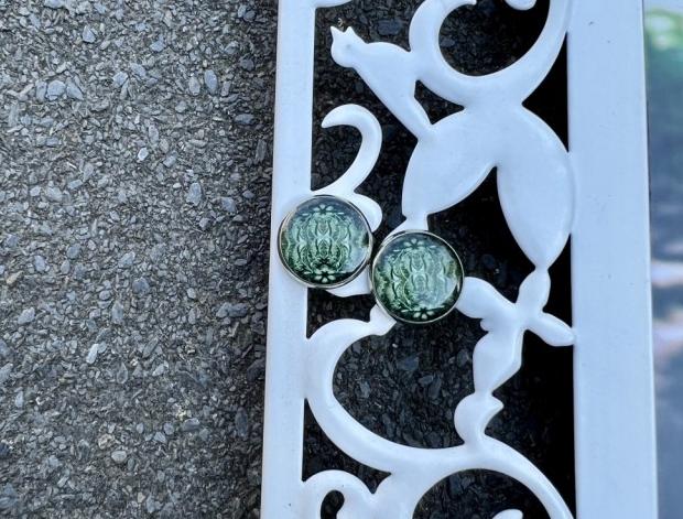 Náušnice - vzor zelený šperk šperky zelená náušnice zelené bižuterie akce pryskyřice náušničky náušky vzor vzory vzorované výprodej pryskyřicové 