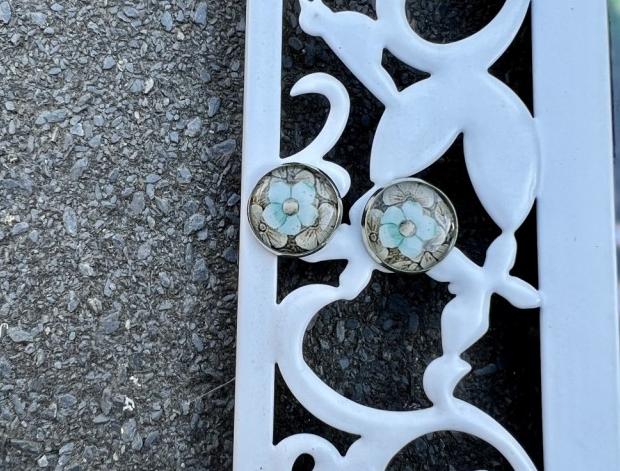 Náušnice - kytky šperk šperky náušnice kytičky kytička kytka bižuterie akce pryskyřice náušničky náušky výprodej pryskyřicové 