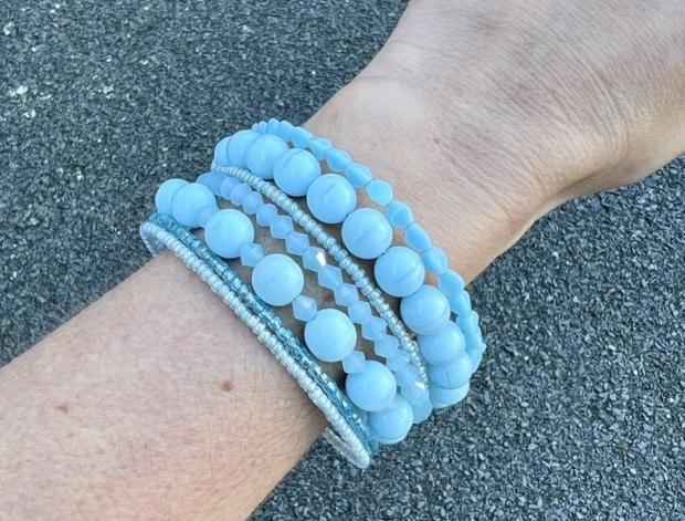 Náramek - maxi bledě modrý