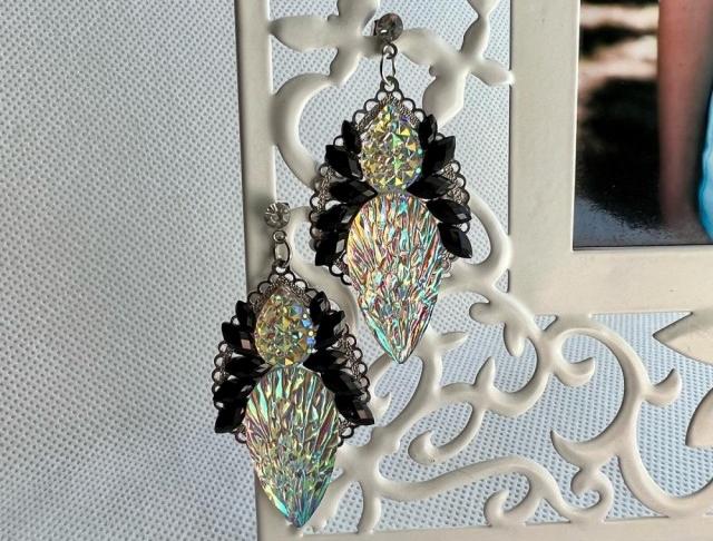 Náušnice - zářivé černé