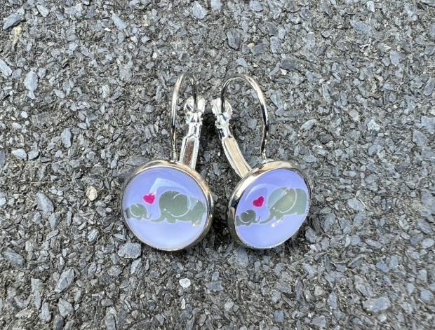 Zavírací - sloni dárek náušnice sklo veselé hravé visací slon náušničky náušky sloni skleněné pro štěstí zavírací kabašon kabašonové 