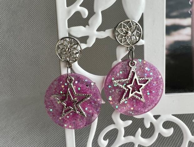Maxi pryskyřicové- růžové s hvězdou šperk šperky náušnice barevné maxi svatba luxusní pryskyřice luxus dlouhé náušničky náušky růžové ples plesové na ples luxury svědek pryskyřicové šperky - náušnice 