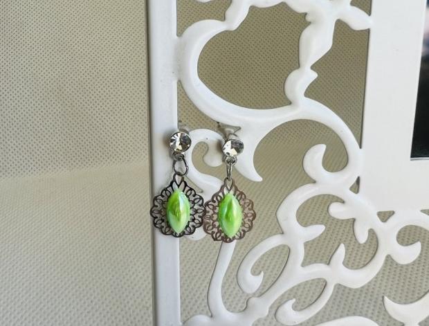 LC mini - zelené květy šperk šperky dárek zelená kamínky náušnice zelené luxusní bižuterie luxus náušničky náušky bižuterní crystal bižu mini na ples na svatbu kamínkové svědek 