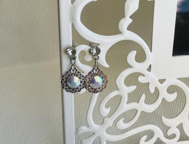 LC mini - crystal AB květy šperk šperky dárek kamínky náušnice luxusní bižuterie luxus náušničky náušky bižuterní crystal bižu mini crystal ab na ples na svatbu kamínkové svědek 