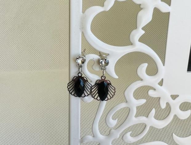 LC mini - mušle černé šperk šperky dárek kamínky náušnice černé luxusní bižuterie luxus náušničky náušky bižuterní crystal bižu mini na ples na svatbu kamínkové svědek 