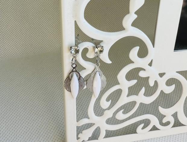 LC mini - bílé paví šperk šperky dárek kamínky náušnice bílé luxusní bižuterie luxus náušničky náušky bižuterní crystal bižu mini na ples na svatbu kamínkové svědek 