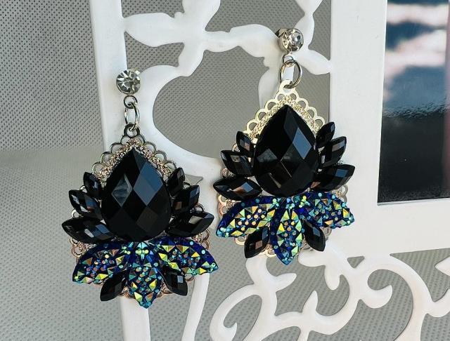 Luxusní crystal - tyrkysové kamínky náušnice černá svatba černé tyrkysová luxusní bižuterie luxus náušničky náušky tyrkys svatební tyrkysové ples plesové bižuterní crystal bižu kamínek na ples kamínkové luxury svědek crystals 