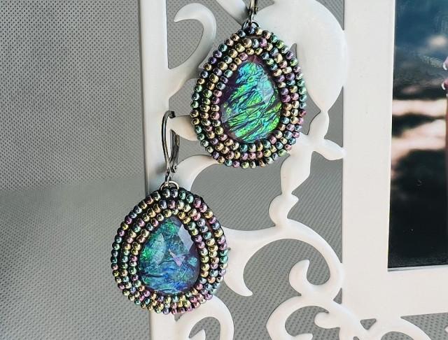 Luxusní šité - fialové kamínky náušnice fialová svatba šité fialové luxusní bižuterie luxus náušničky náušky svatební ples plesové bižuterní crystal bižu kamínek duhová duhové na ples kamínkové luxury svědek crystals 