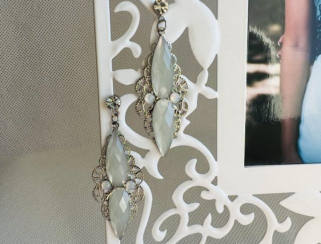 Luxusní crystal - šedivé kamínky náušnice šedá svatba šedé luxusní bižuterie luxus náušničky náušky svatební ples plesové bižuterní crystal bižu kamínek šedivé na ples šedivá kamínkové luxury svědek crystals 