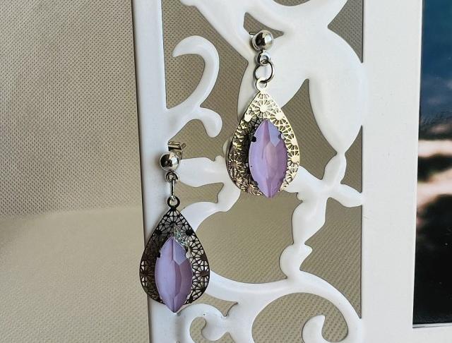 LC jemné - fialové kamínky náušnice fialová svatba fialové luxusní bižuterie luxus náušničky náušky svatební ples plesové bižuterní crystal bižu kamínek na ples kamínkové luxury svědek crystals 