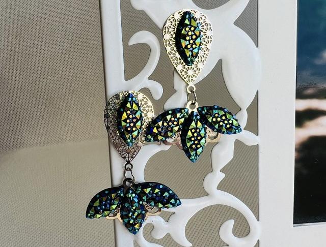 LC střapaté - tyrkysové kamínky náušnice svatba tyrkysová luxusní bižuterie luxus náušničky náušky tyrkys svatební tyrkysové ples plesové bižuterní crystal bižu kamínek na ples kamínkové luxury svědek crystals 