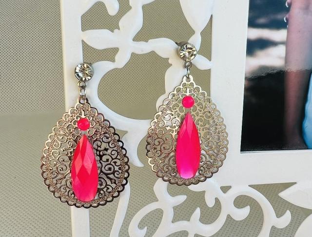 LC jemné - růžový neon kamínky náušnice růžová svatba neon luxusní bižuterie luxus náušničky náušky svatební růžové ples plesové bižuterní crystal bižu kamínek neonové na ples kamínkové neonky luxury svědek crystals 