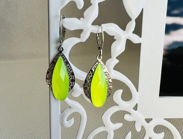 LC jemné - žlutý neon kamínky náušnice žlutá svatba neon luxusní bižuterie luxus náušničky náušky svatební ples plesové bižuterní crystal bižu kamínek žluté neonové na ples kamínkové neonky luxury svědek crystals 