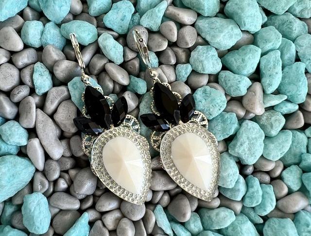 Luxusní crystal - v bílo černé