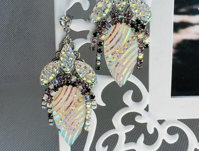 Luxusní crystal - štrasovky kamínky náušnice svatba luxusní bižuterie luxus náušničky náušky svatební ples plesové bižuterní crystal bižu kamínek štras crystal ab na ples kamínkové luxury svědek štrasové crystals crystalab 