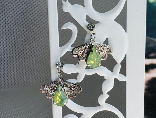 LC jemné - vějíře v zelené zelená kamínky náušnice zelené svatba luxusní bižuterie luxus náušničky náušky svatební ples plesové bižuterní crystal bižu kamínek na ples kamínkové luxury svědek crystals 