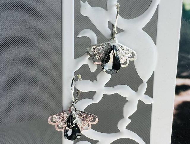 LC jemné - šedé vějíře kamínky náušnice šedá svatba šedé luxusní bižuterie luxus náušničky náušky svatební ples bižuterní crystal bižu kamínek vějíř na ples kamínkové luxury svědek crystals vějířkové 