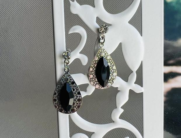 LC jemné - černé slzy kamínky náušnice černá svatba černé luxusní bižuterie luxus náušničky náušky svatební ples plesové bižuterní crystal bižu kamínek na ples kamínkové luxury svědek crystals 